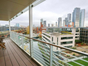 Pass the Keys Stunning Views Canal Side Flat With Free Parking